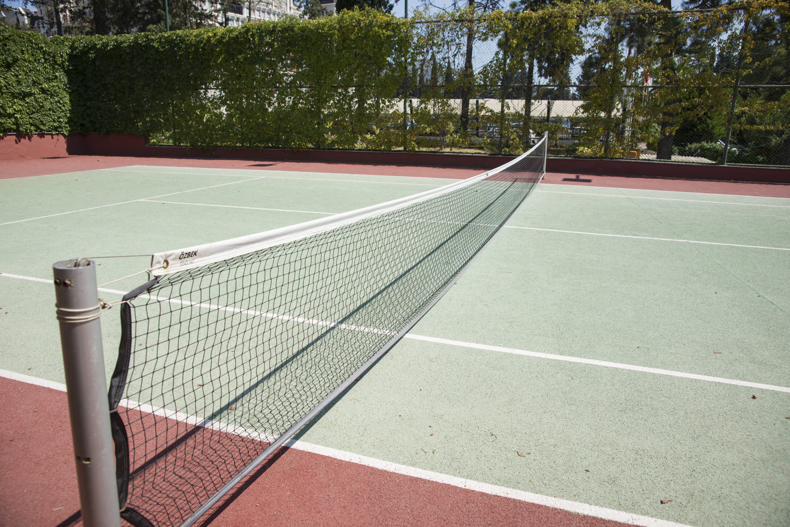 tennis-court-with-net (1)